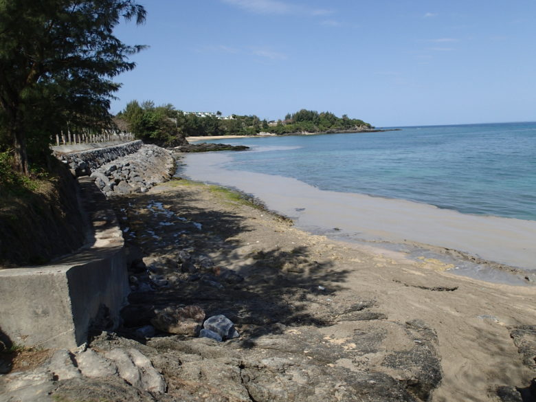 2022/3/3現在、沖縄恩納村ハマバルビーチの軽石状況