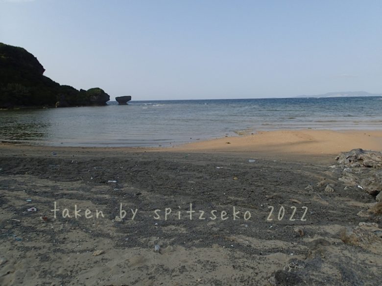 2022/3/3現在、沖縄恩納村マリブビーチ西端の軽石状況